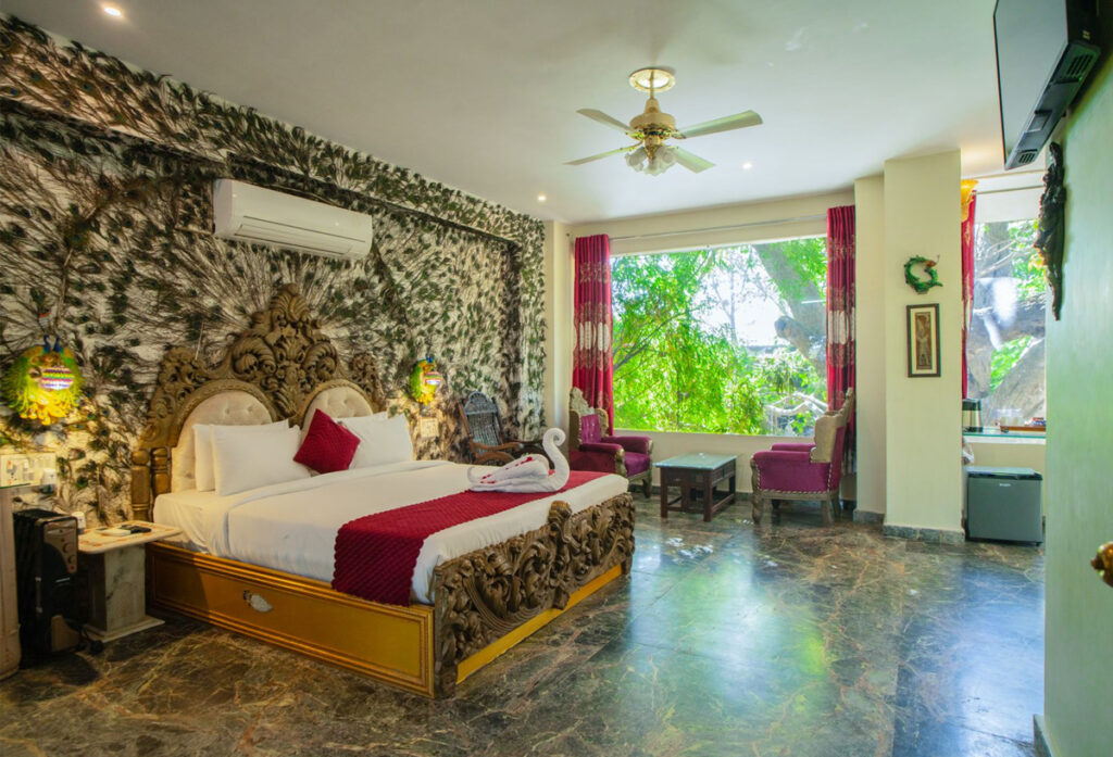 14 Lohagarh Fort Resort Suite with Jacuzzi Peacock Theme