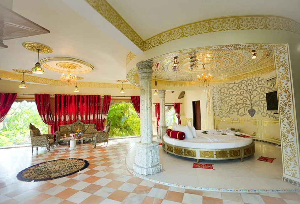 1min2 Lohagarh Fort Resort Maharaja Suite