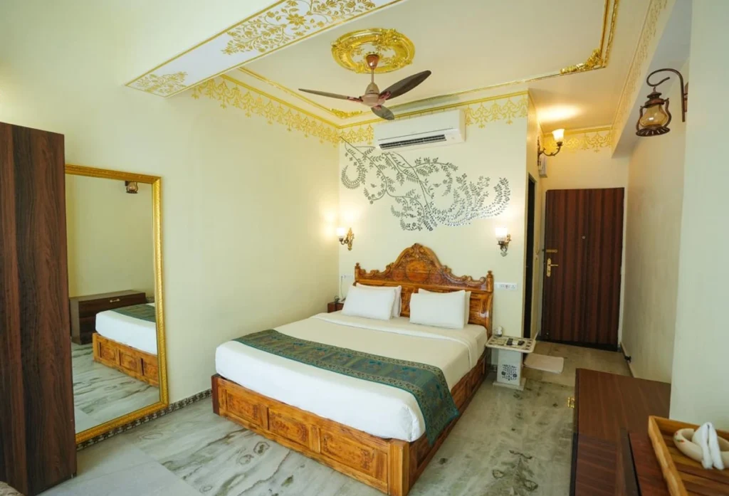 1min9 Lohagarh Fort Resort Sujan Mahal Deluxe Room without Balcony