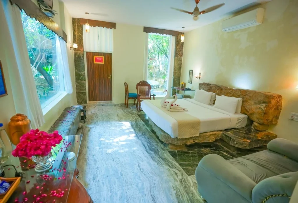 2min7 Lohagarh Fort Resort Book Cottage with Mini Pool