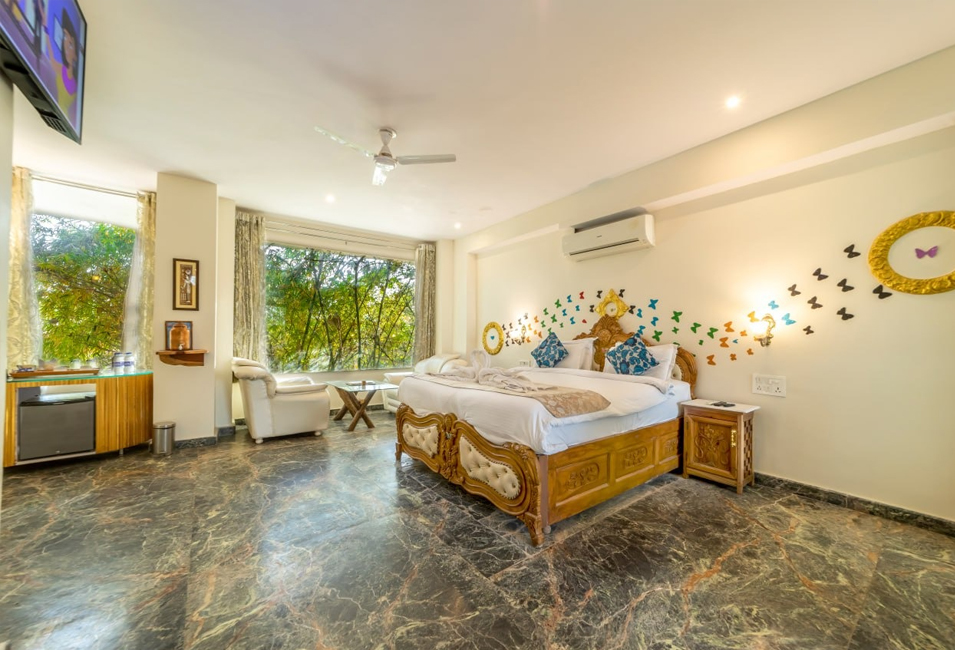SuiteWithJacuzziButterflyTheme1 Lohagarh Fort Resort Suite with Jacuzzi Butterfly Theme